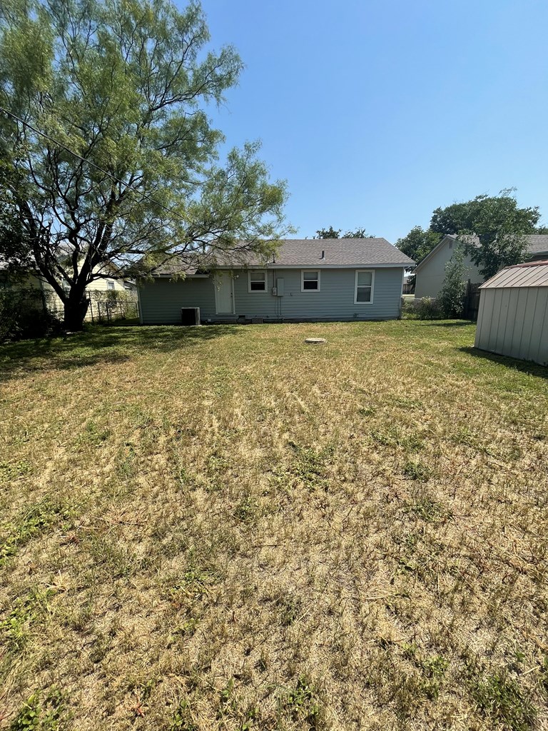 1209 S Bell St, San Angelo, Texas image 13