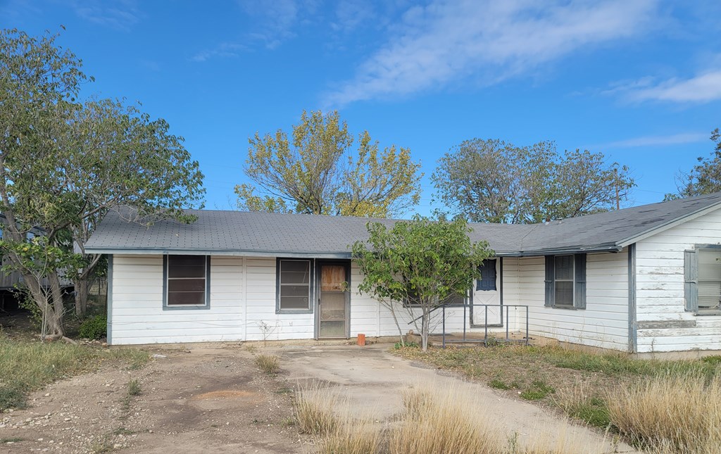 408 W Oak Ave, Sonora, Texas image 3