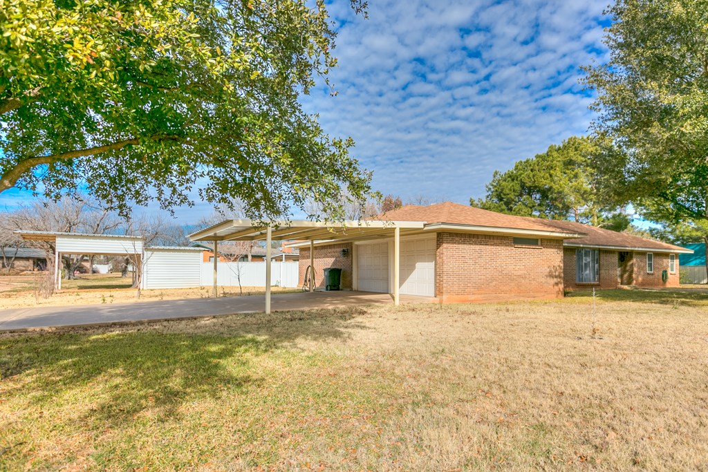 324 Cumbie St, Bronte, Texas image 3