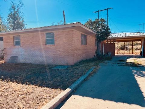 Homes For Sale - 311 Harte<br/> Iraan, TX 79744