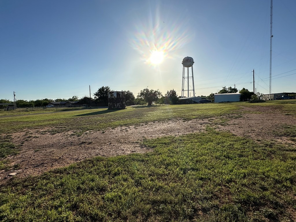 1501 Bishop St, Robert Lee, Texas image 2