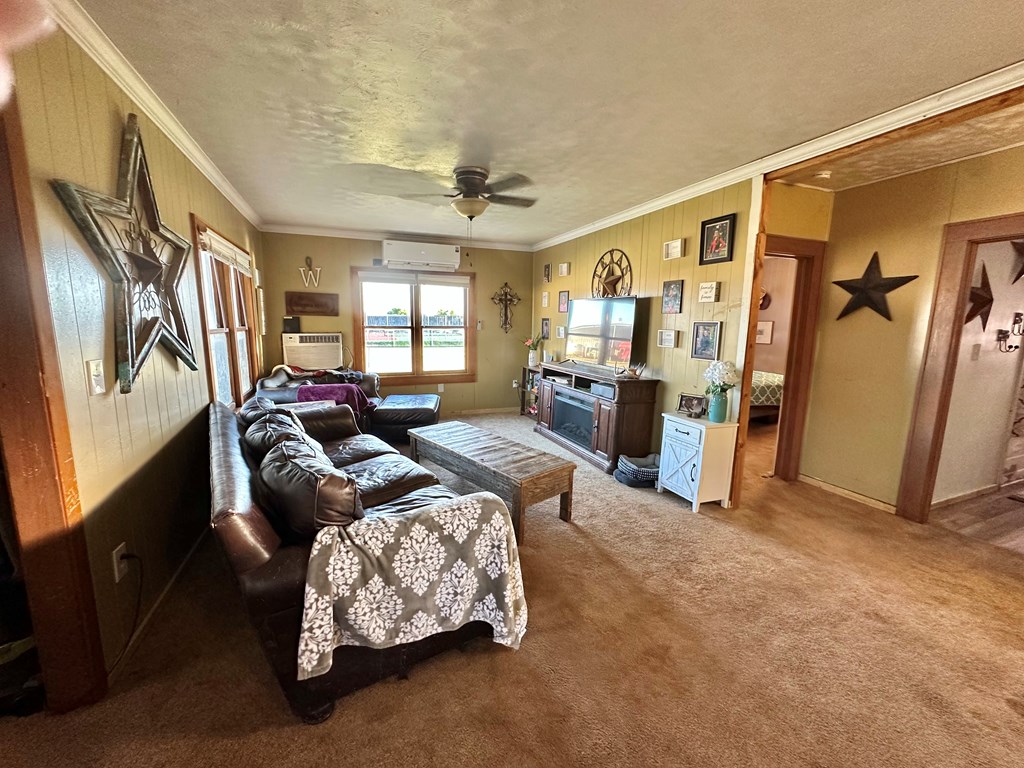1501 Bishop St, Robert Lee, Texas image 3