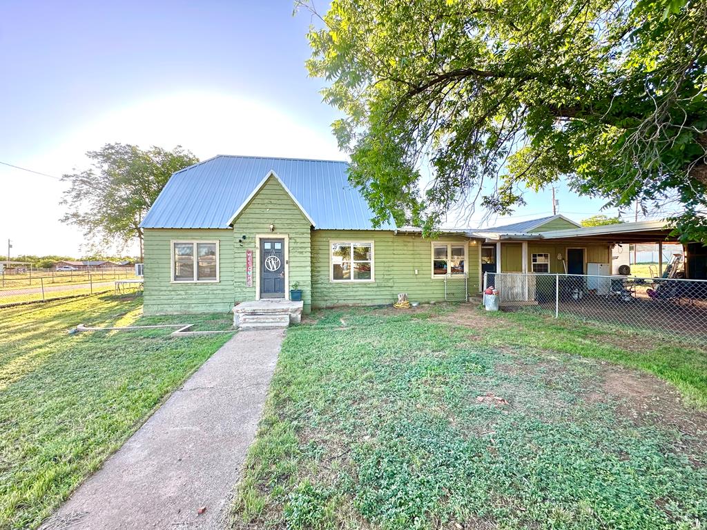 1501 Bishop St, Robert Lee, Texas image 1