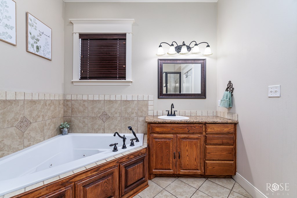 8226 Iron Horse Dr, Wall, Texas image 22