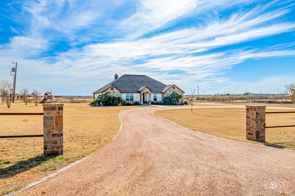 705 Ratliff Rd, Wall, Texas image 2