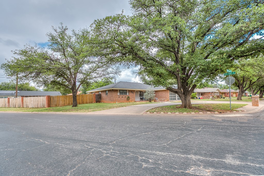 201 Westwood Dr, San Angelo, Texas image 3