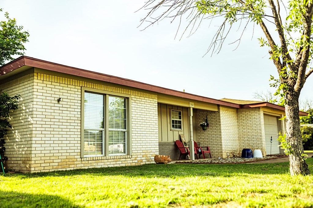 104 Largent Ave, Ballinger, Texas image 35