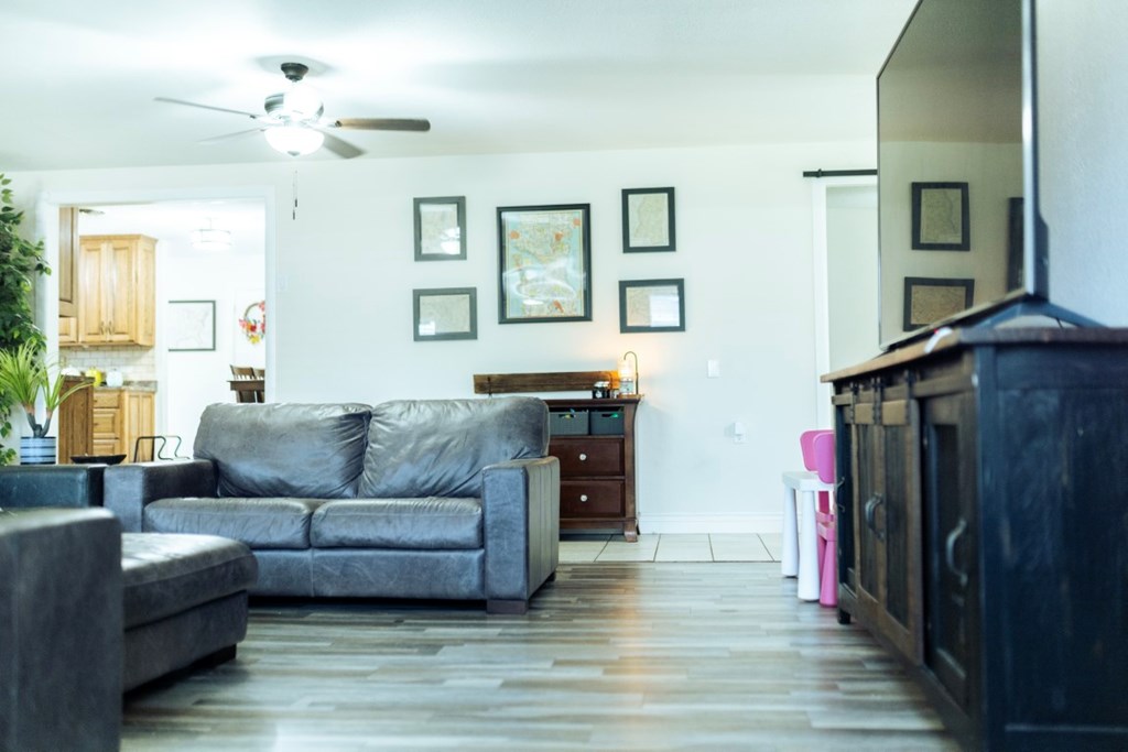 104 Largent Ave, Ballinger, Texas image 2