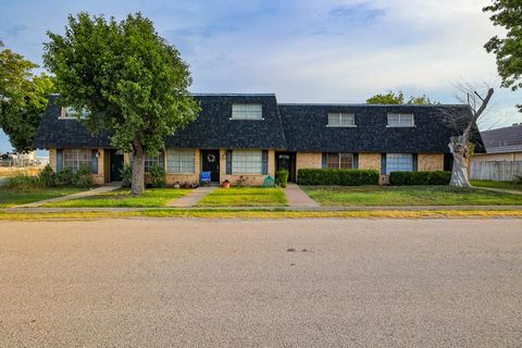 Multifamily For Sale - 102 Fairway Drive<br/> Crockett County, Ozona, TX 76943