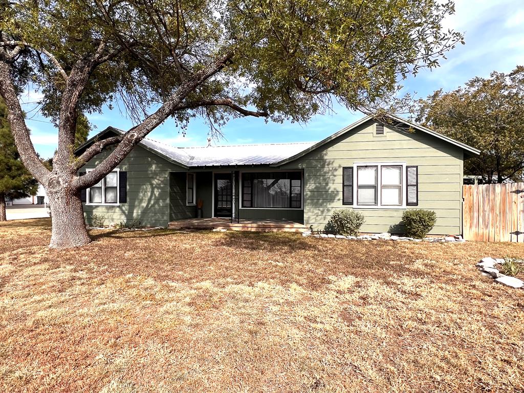 16 W Rochefort St, Eden, Texas image 1