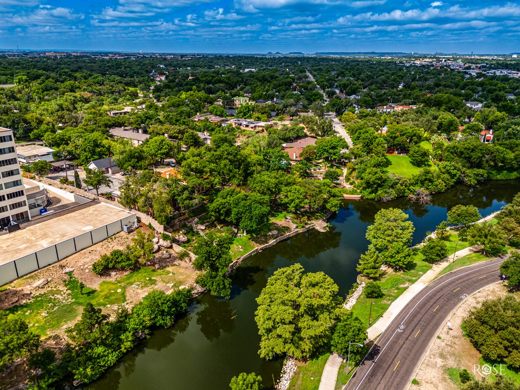 816 W Ave D, San Angelo, Texas image 40