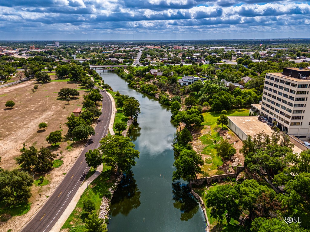 816 W Ave D, San Angelo, Texas image 42