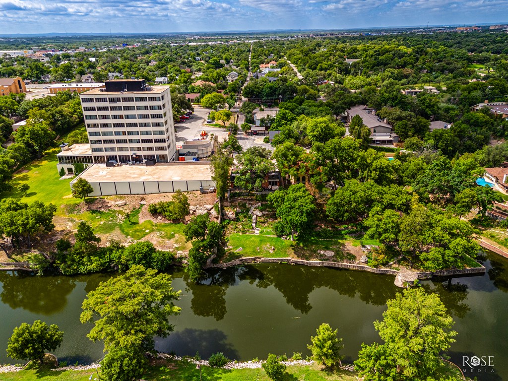 816 W Ave D, San Angelo, Texas image 38