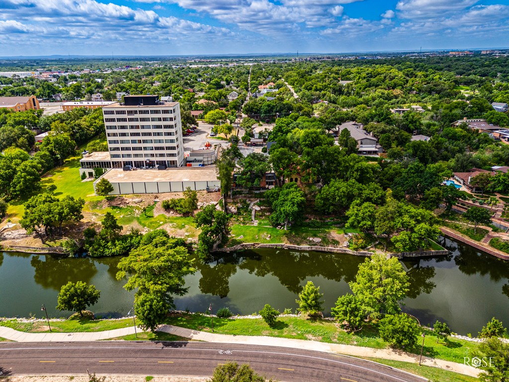 816 W Ave D, San Angelo, Texas image 39