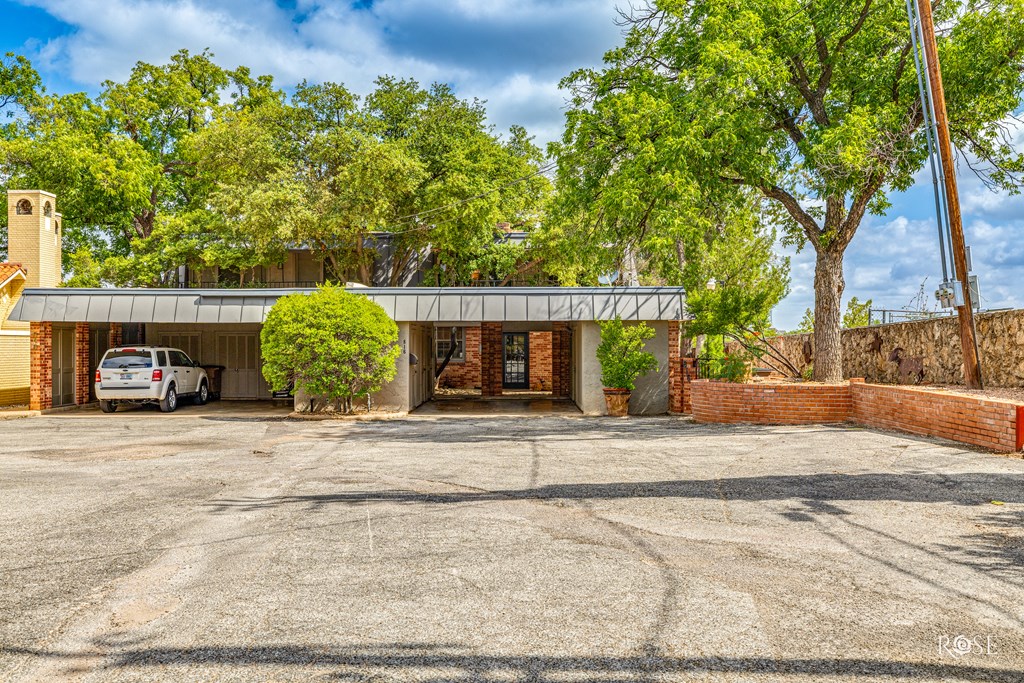 816 W Ave D, San Angelo, Texas image 7