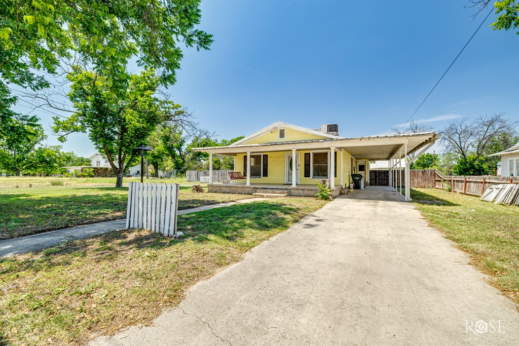 804 S Concho Ave, Sonora, Texas image 3