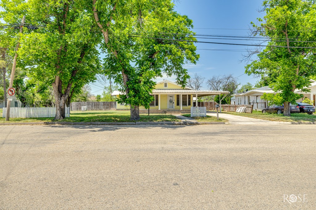 804 S Concho Ave, Sonora, Texas image 4