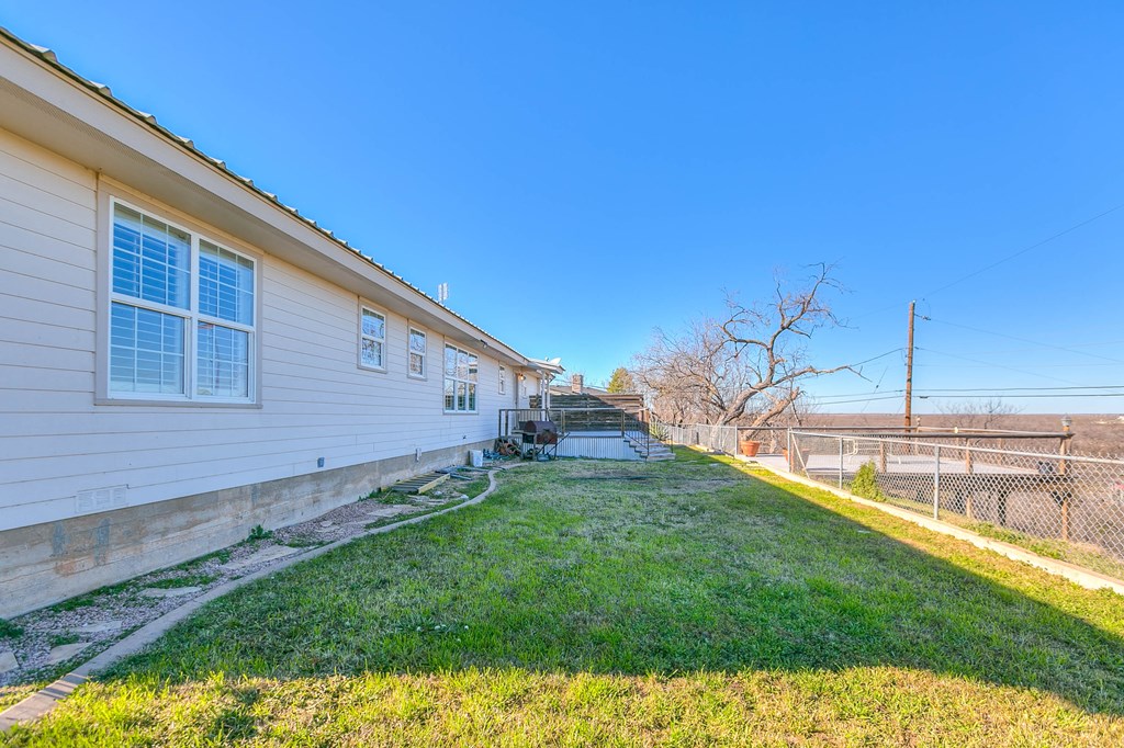 600 Mccarver Dr, Ballinger, Texas image 33