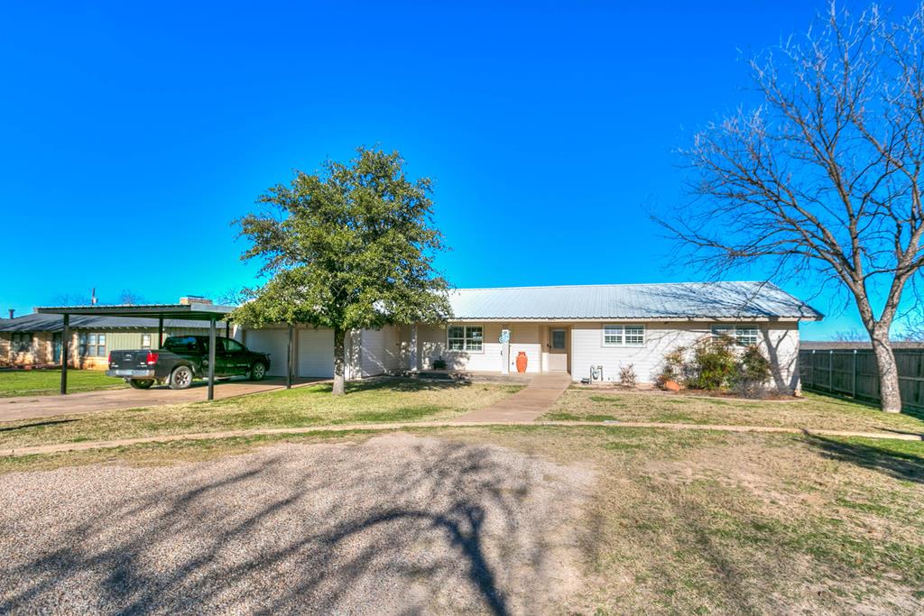 600 Mccarver Dr, Ballinger, Texas image 1