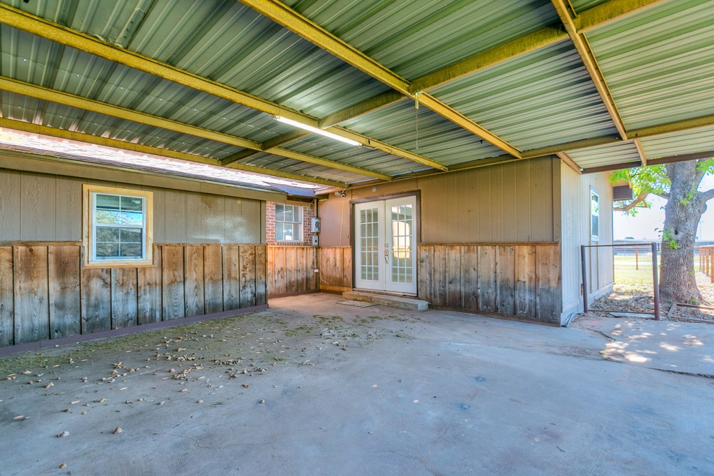 601 W 15th St, Robert Lee, Texas image 32