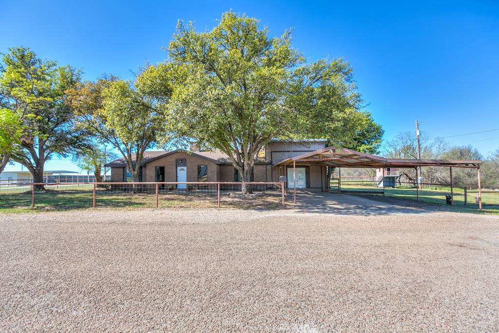 601 W 15th St, Robert Lee, Texas image 1