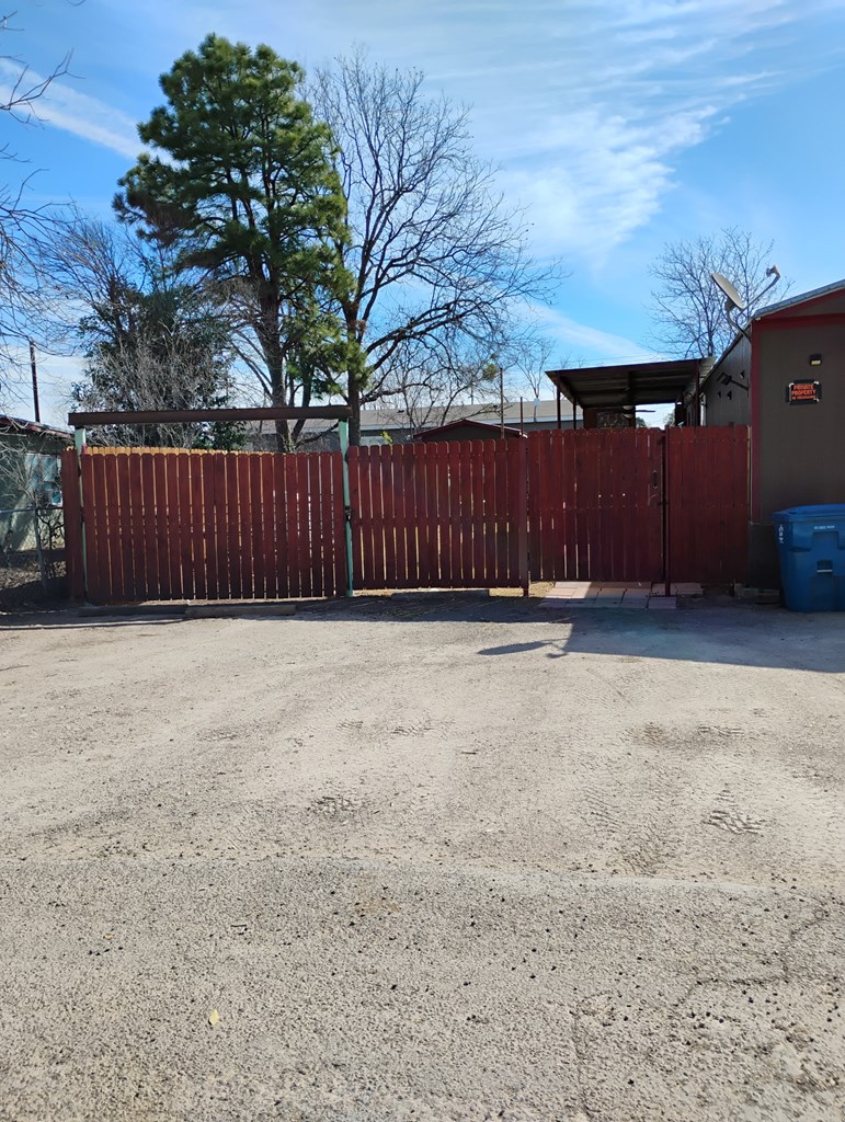 103 Ave F, Ozona, Texas image 3