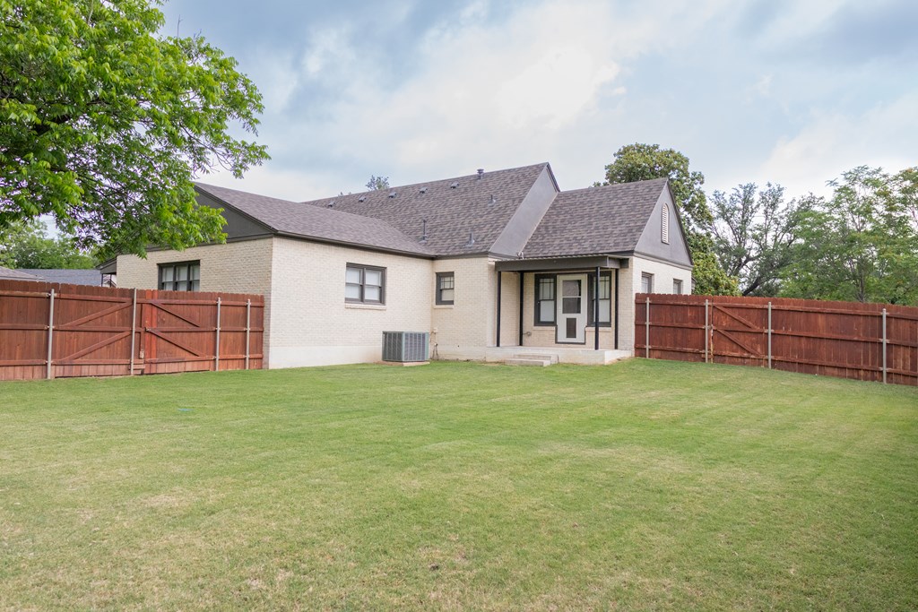 1905 Live Oak St, San Angelo, Texas image 27