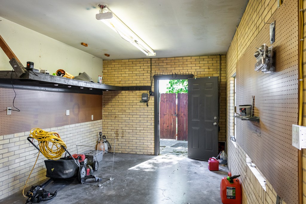 1905 Live Oak St, San Angelo, Texas image 34