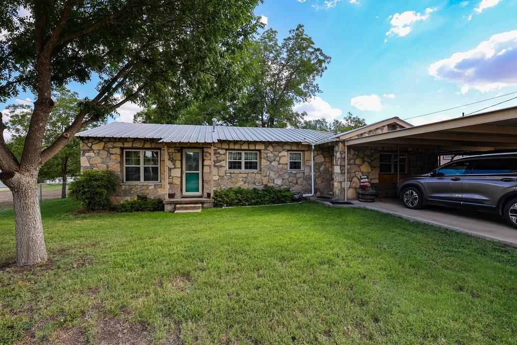 1107 Beall St, Ozona, Texas image 2