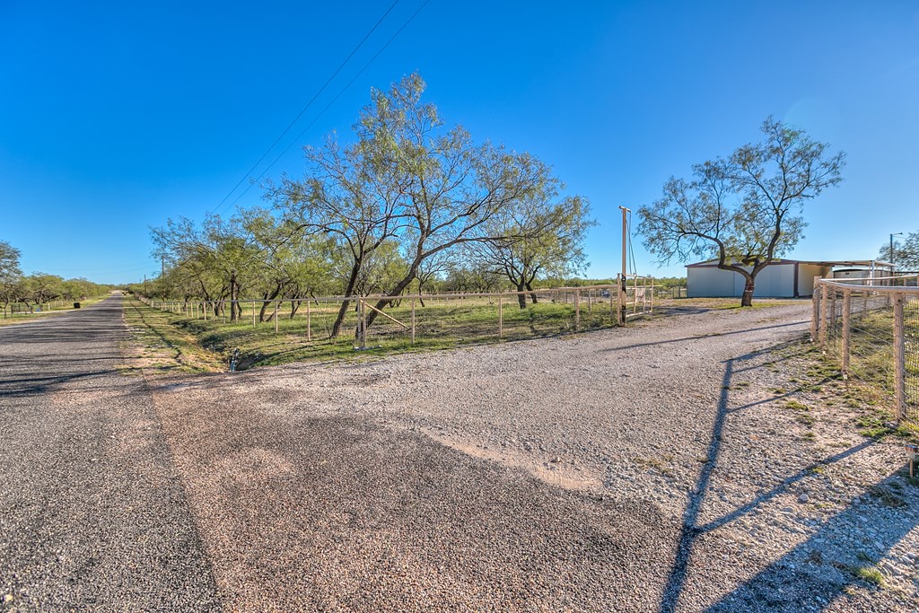 10189 Burma Loop, Carlsbad, Texas image 33