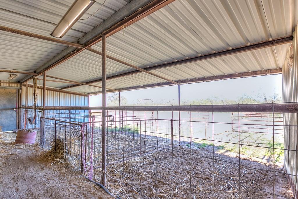 10189 Burma Loop, Carlsbad, Texas image 38