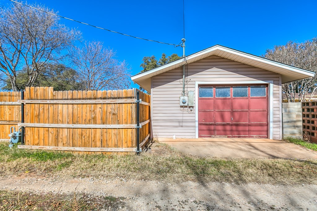 2627 Yale Ave, San Angelo, Texas image 32