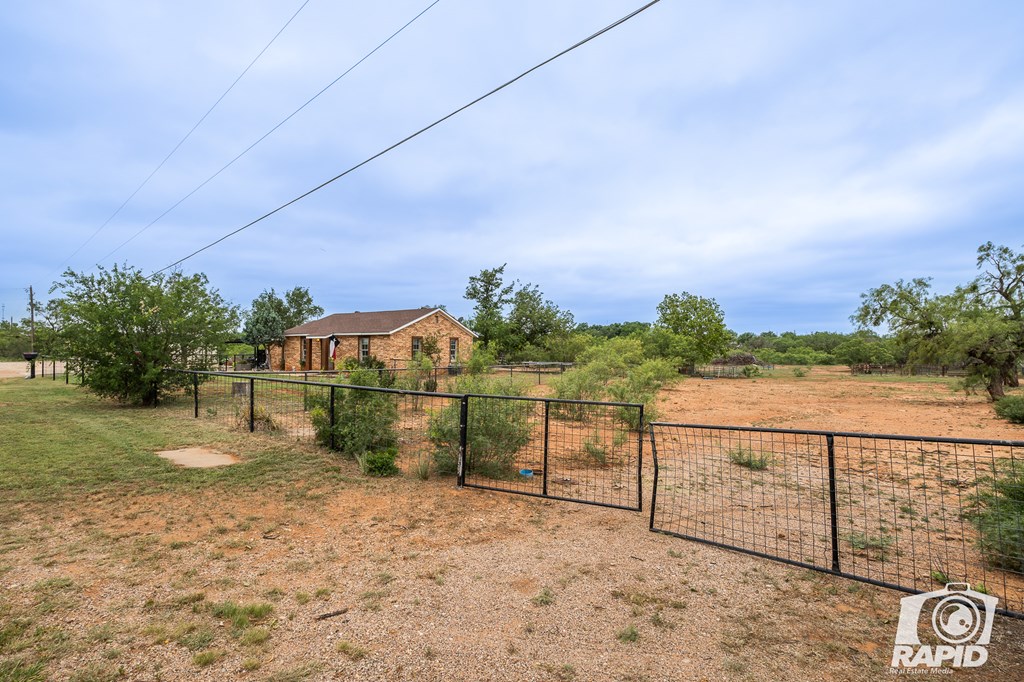 715 E Main St, Bronte, Texas image 30