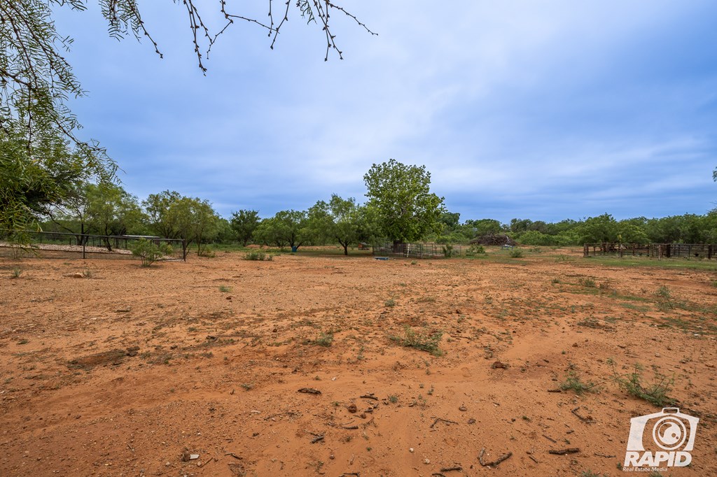 715 E Main St, Bronte, Texas image 37