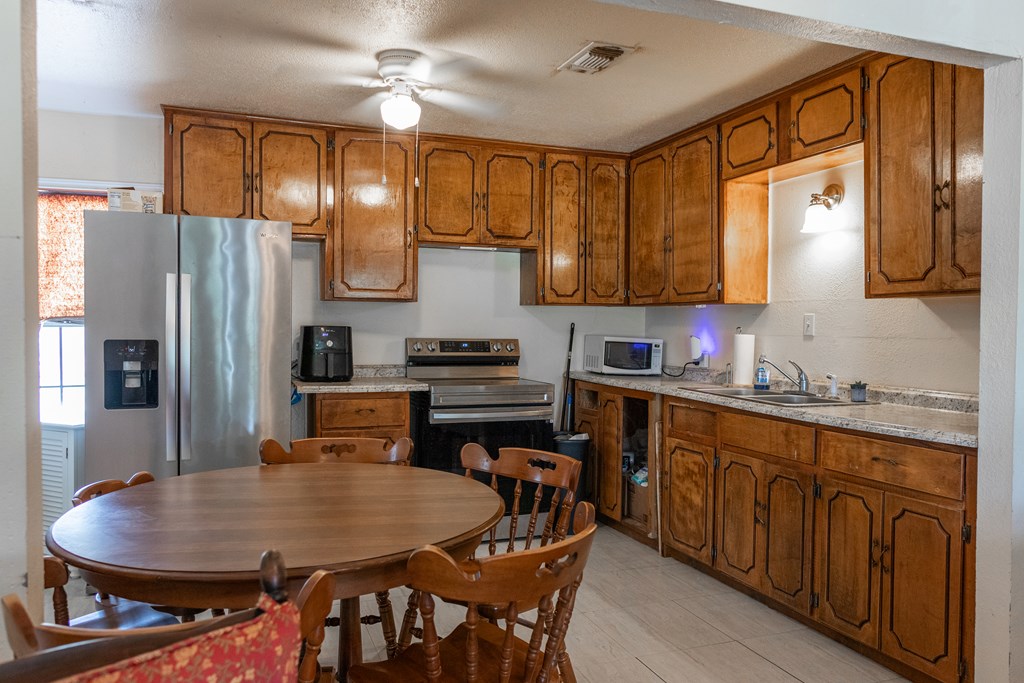 San Angelo, Texas 76904, United States, 2 Bedrooms Bedrooms, ,1 BathroomBathrooms,Residential,Active,190063