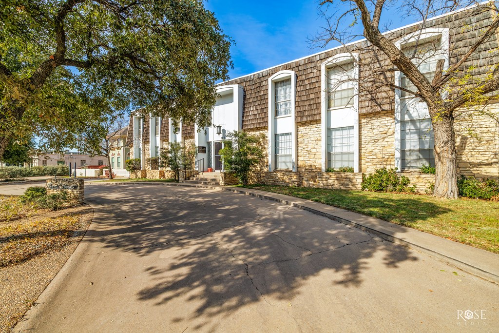 326 W Concho Ave, San Angelo, Texas image 4