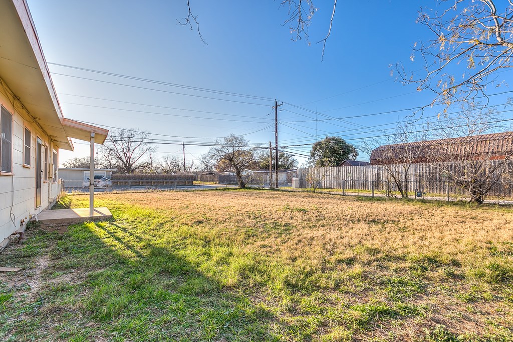 2028 Wilson St, San Angelo, Texas image 25