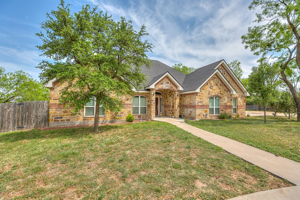 508 Mccarver Dr, Ballinger, Texas image 4