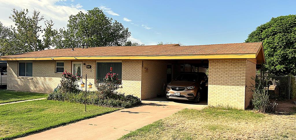 613 9th St, Iraan, Texas image 1