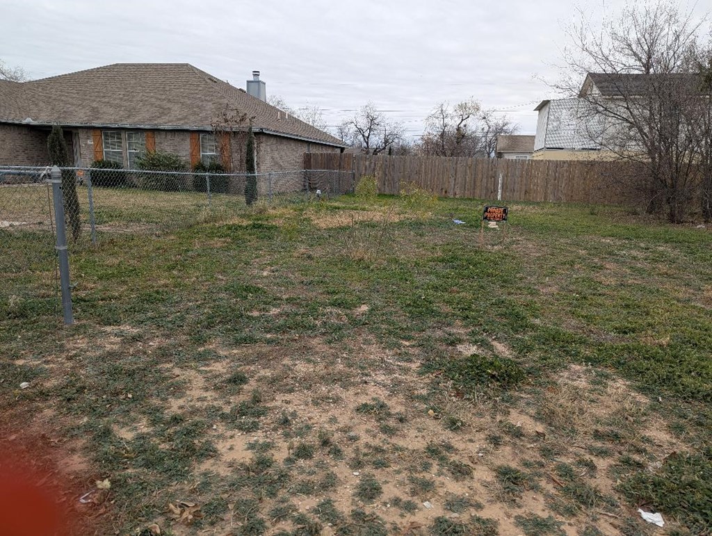 117 W 26th St #N 62 FT OF LOT 7  N 62 O, San Angelo, Texas image 2