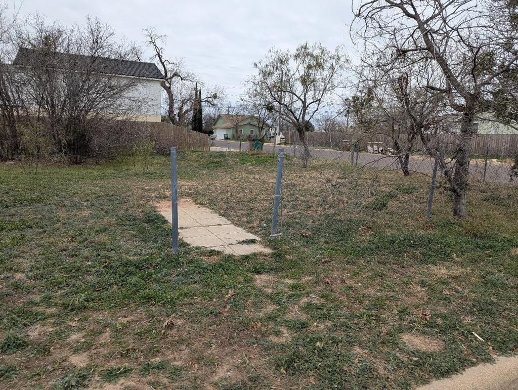 117 W 26th St #N 62 FT OF LOT 7  N 62 O, San Angelo, Texas image 1