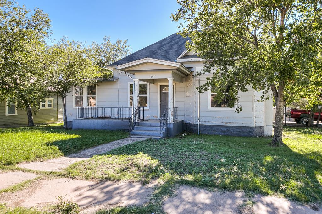 409 8th St, Ballinger, Texas image 1