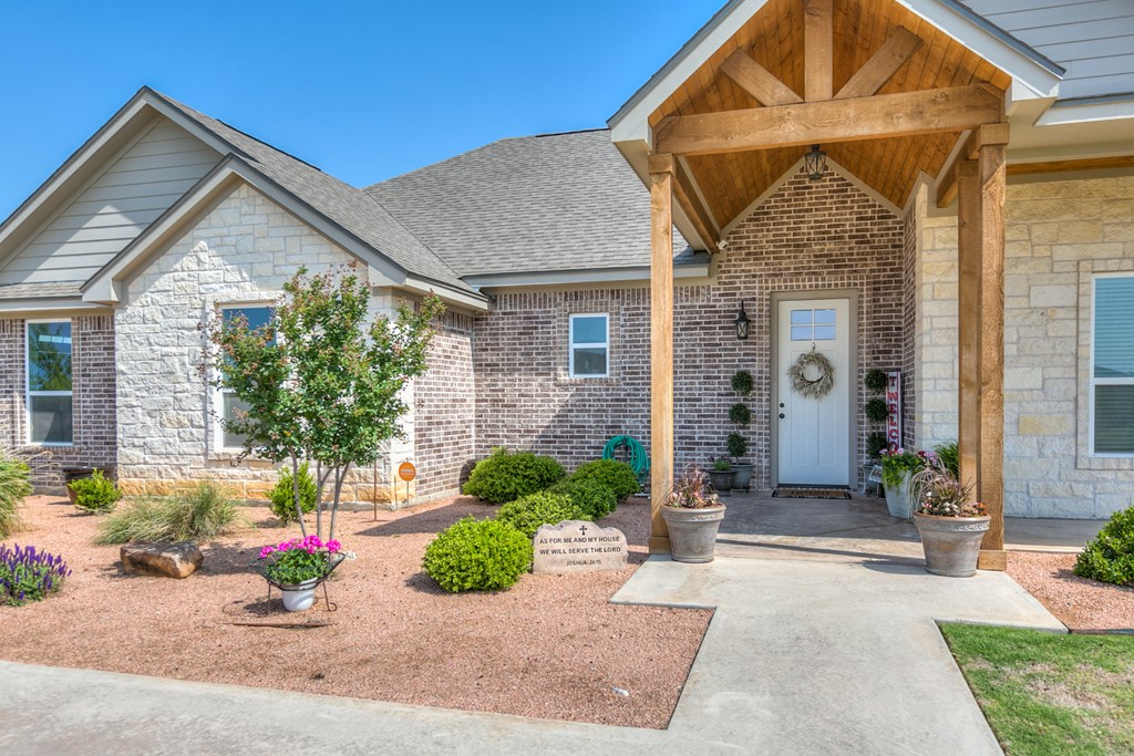 5926 Bridlewood Court, San Angelo, Texas image 4