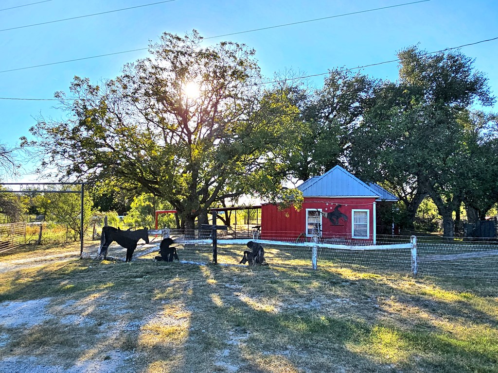 801 Barnett St, Eden, Texas image 34