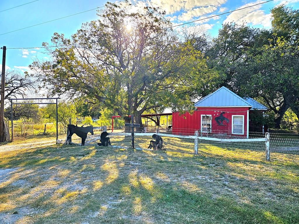 801 Barnett St, Eden, Texas image 1