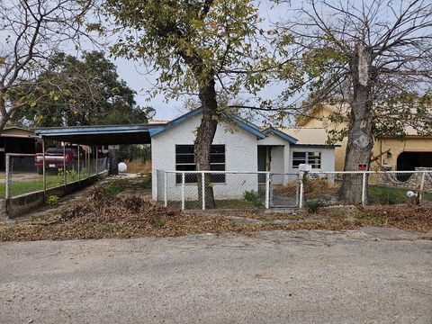 Homes For Sale - 104 Calle Useues Street<br/> Sonora, TX 76950