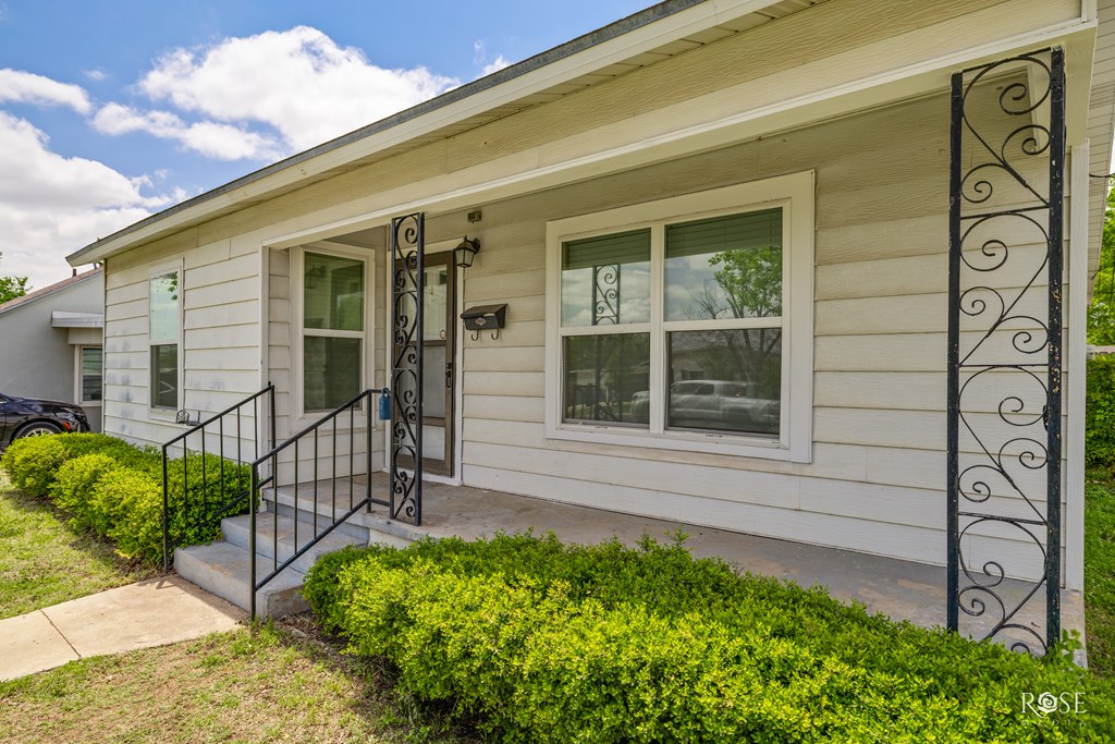321 N Park St, San Angelo, Texas image 4
