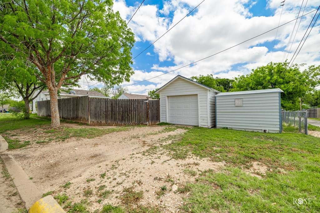 321 N Park St, San Angelo, Texas image 23
