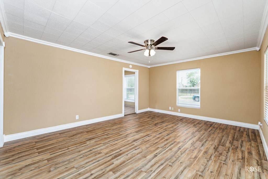 321 N Park St, San Angelo, Texas image 6