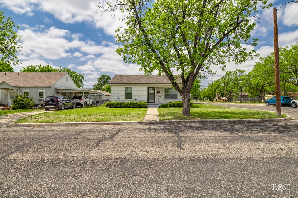 321 N Park St, San Angelo, Texas image 2